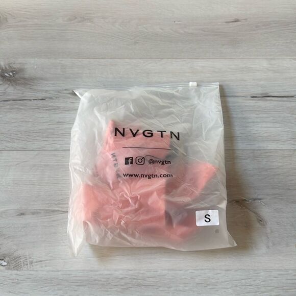 NVGTN Pro Seamless Shorts Orange Small NWT in packaging - Picture 4 of 5